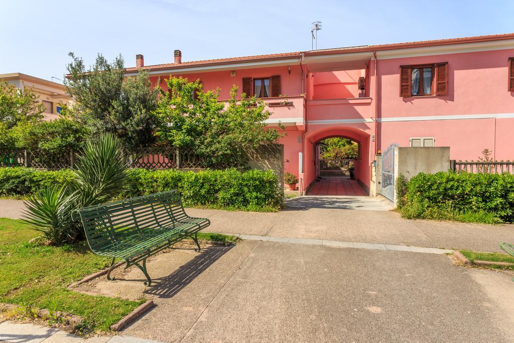 Bed and Breakfast L'Aurora Viola Carbonia Exterior foto