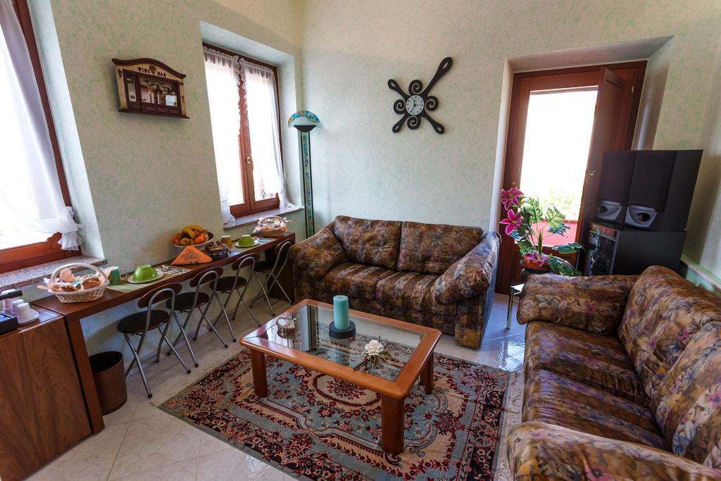 Bed and Breakfast L'Aurora Viola Carbonia Exterior foto