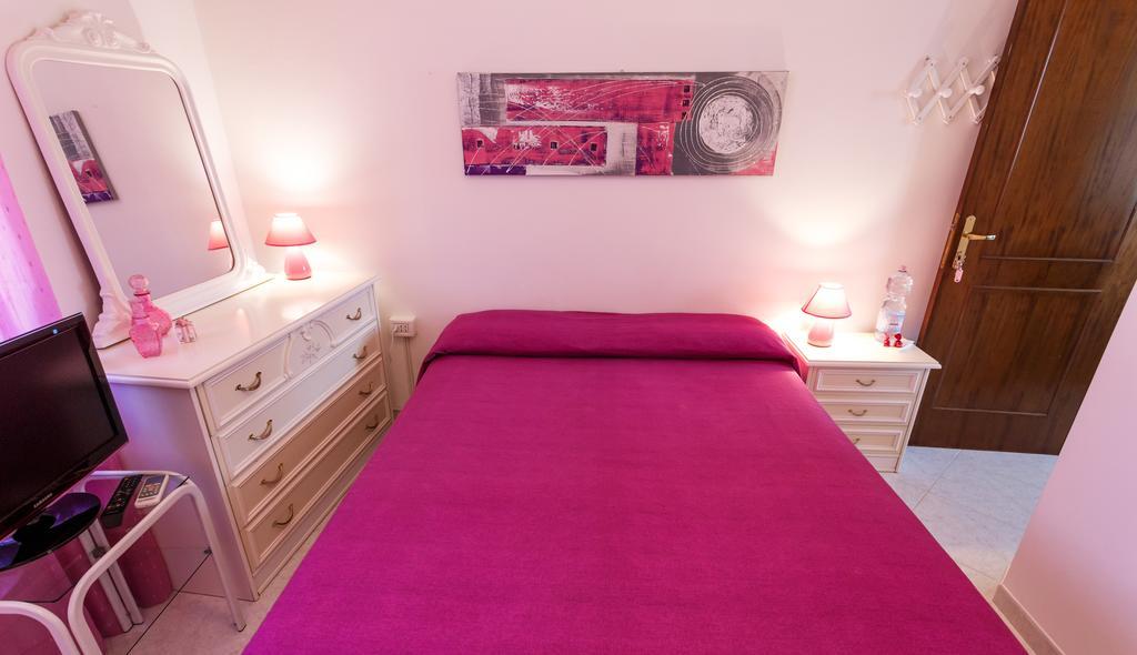Bed and Breakfast L'Aurora Viola Carbonia Exterior foto