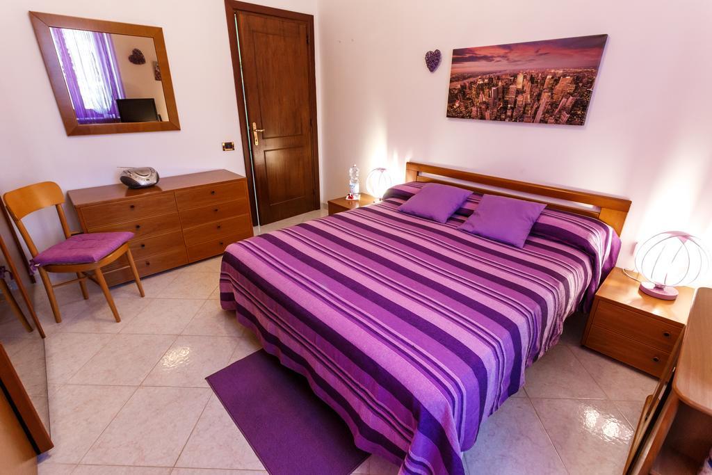 Bed and Breakfast L'Aurora Viola Carbonia Exterior foto