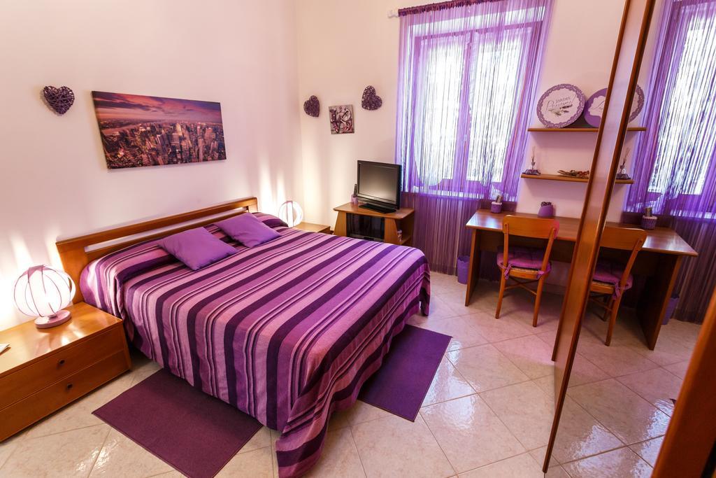 Bed and Breakfast L'Aurora Viola Carbonia Exterior foto