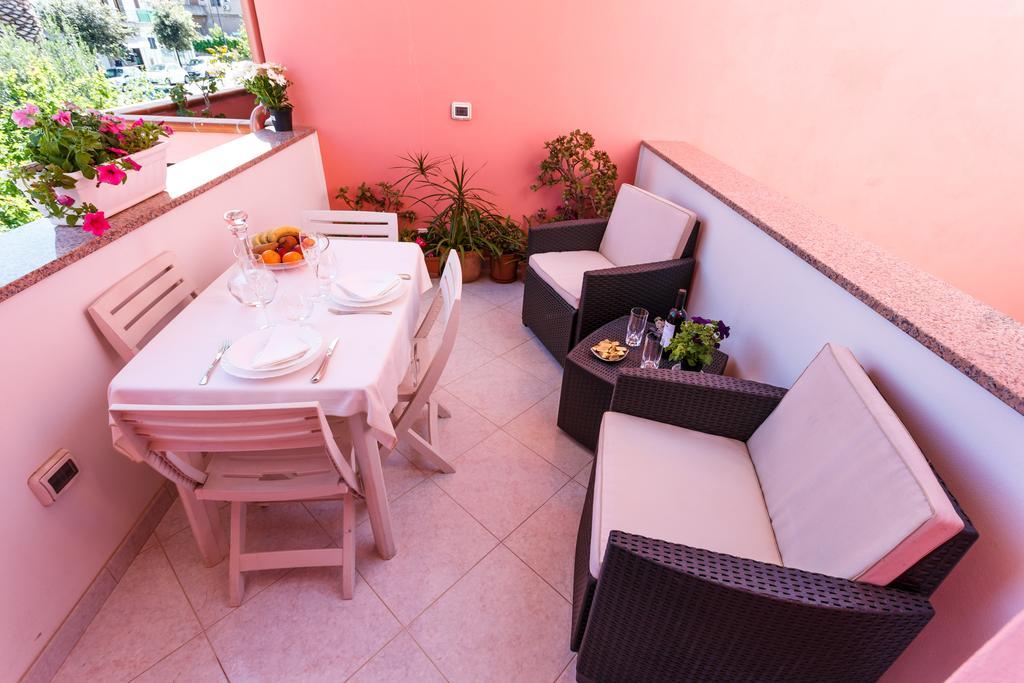 Bed and Breakfast L'Aurora Viola Carbonia Exterior foto