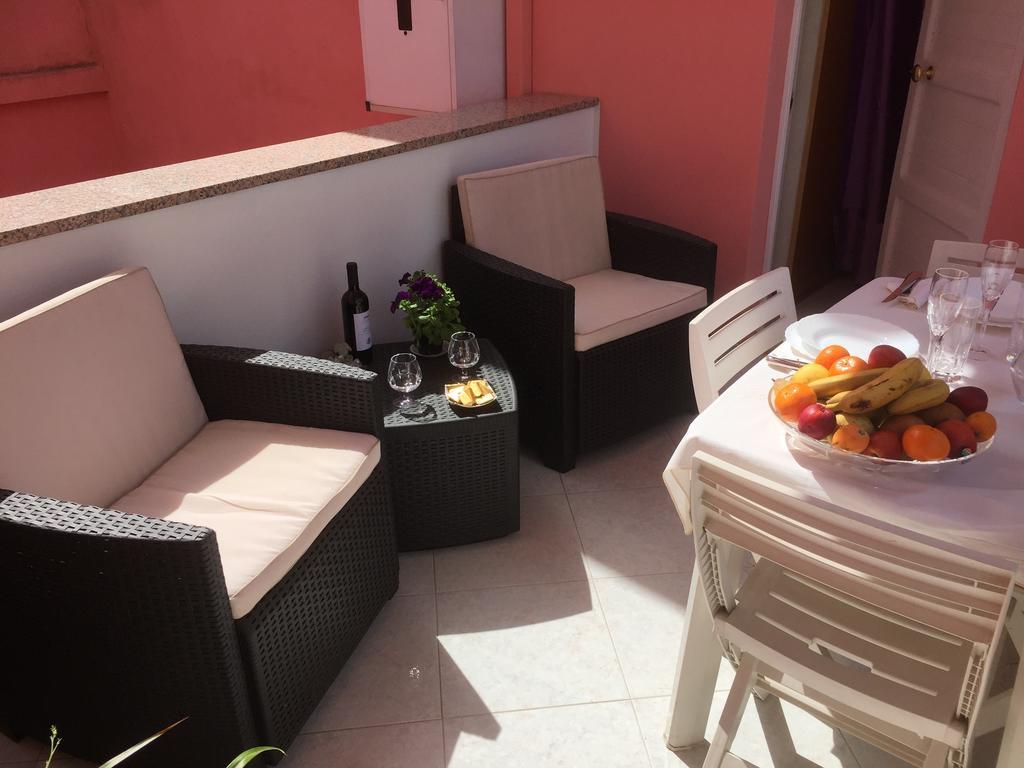 Bed and Breakfast L'Aurora Viola Carbonia Exterior foto